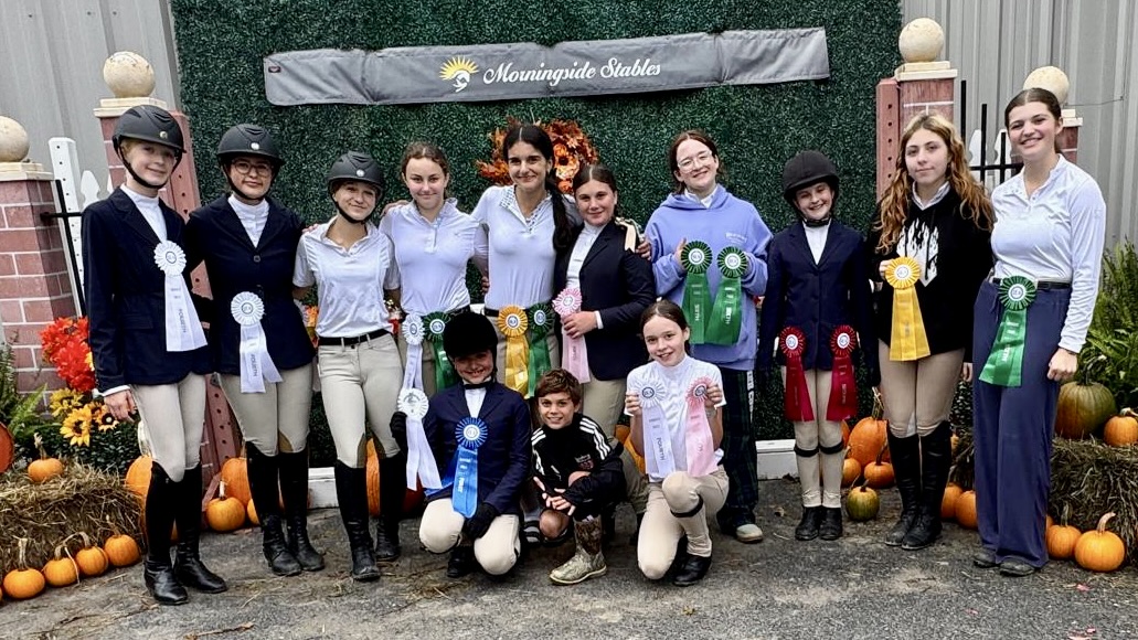 Cudo riders at the farm